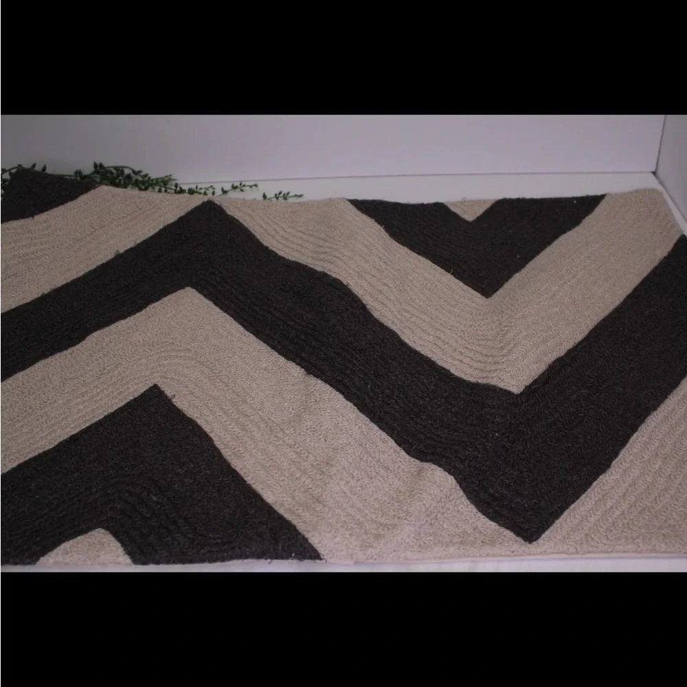 Pottery Barn Chevron Grey and Cream Pillow Sham 16